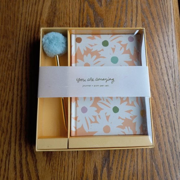 NIB Floral Journal Notebook & Pom Pom Pen Gift Set - Picture 1 of 12